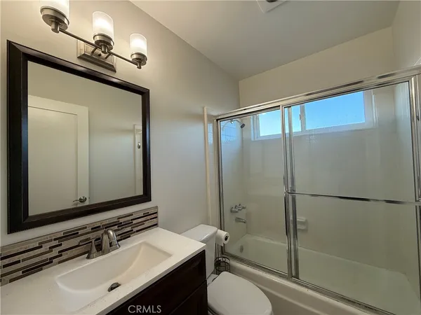 $1,880 | 657 West 24th Street, Unit 1, San Pedro, CA 90731