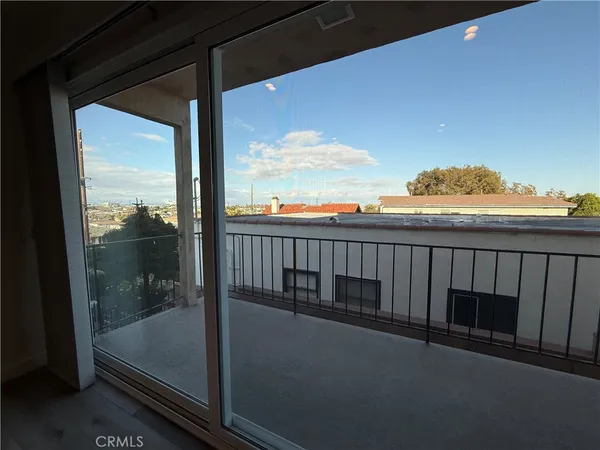 $1,880 | 657 West 24th Street, Unit 1, San Pedro, CA 90731