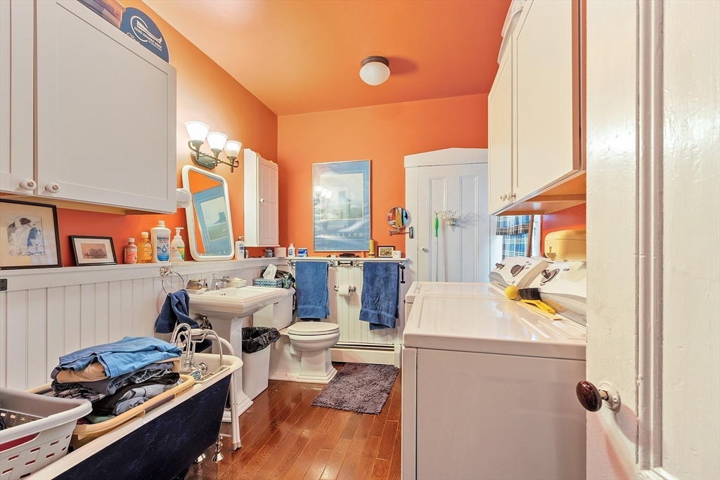 51 Farwell Road Tyngsborough, MA 01879 - Photo 12 of 33 a work place with table and chairs