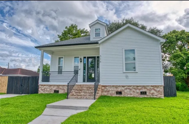 $315,000 | 316 Livingston Avenue, Arabi, LA 70032