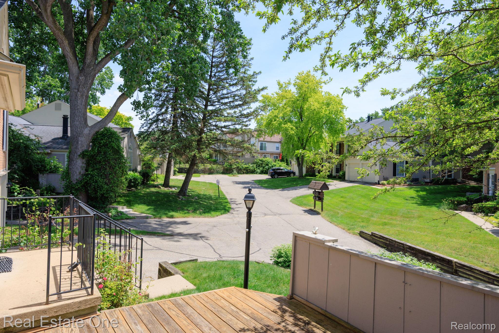 1534 Hidden Valley Lane Rochester, MI 48306 - Photo 21 of 27 13-web-or-mls-1534 Hidden Valley 13.jpg