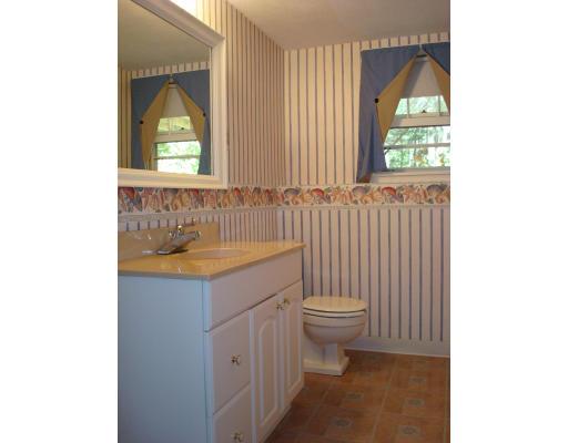 4 Livingston Road Sharon, MA 02067 - Photo 12 of 15 Gallery Image 12