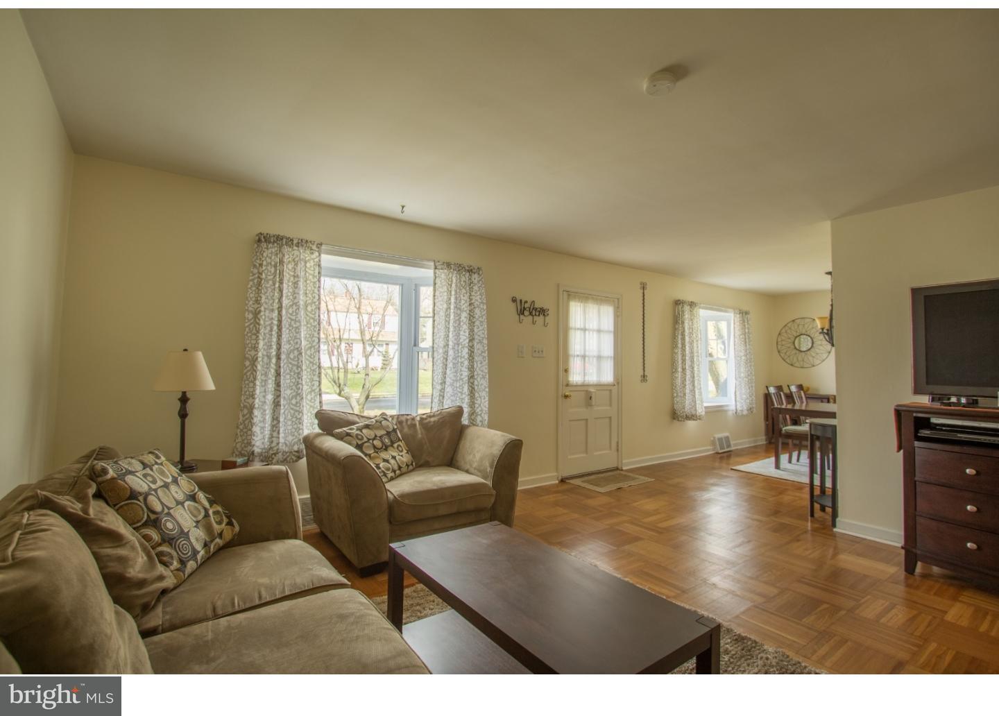 69 Woodlawn Road Warminster, PA 18974 - Photo 3 of 3 Living Room
