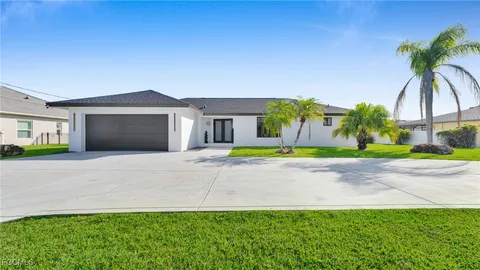 $875,000 | 2851 Southeast 19th Place, Cape Coral, FL 33904