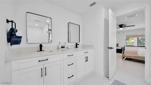 $875,000 | 2851 Southeast 19th Place, Cape Coral, FL 33904