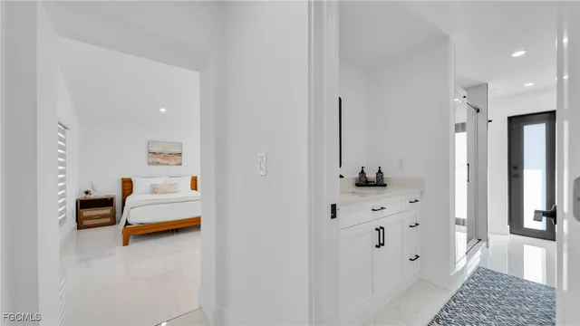 $875,000 | 2851 Southeast 19th Place, Cape Coral, FL 33904