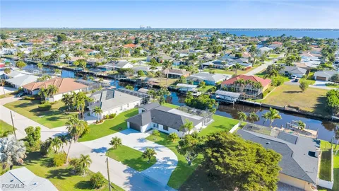 $875,000 | 2851 Southeast 19th Place, Cape Coral, FL 33904