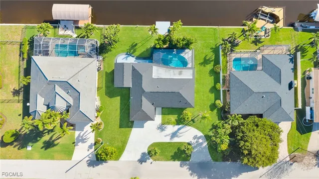 $875,000 | 2851 Southeast 19th Place, Cape Coral, FL 33904