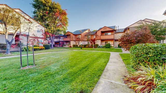 $350,000 | 8201 Camino Colegio, Unit 101, Rohnert Park, CA 94928