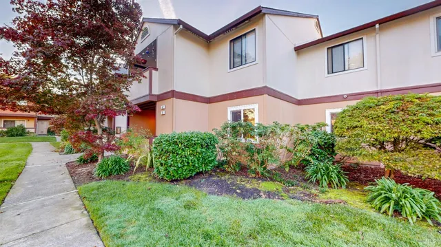 $350,000 | 8201 Camino Colegio, Unit 101, Rohnert Park, CA 94928