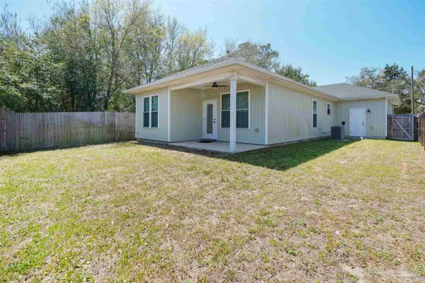 $1,950 | 5214 Arrowhead Road, Pensacola, FL 32507