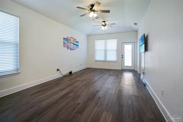 $1,950 | 5214 Arrowhead Road, Pensacola, FL 32507