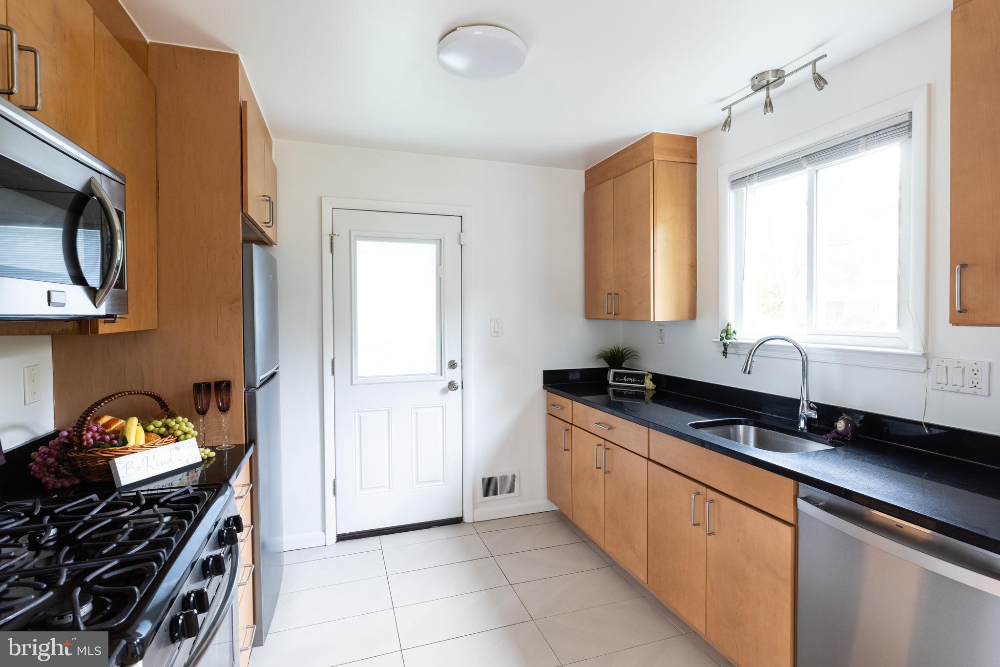 3702 Wendy Lane Silver Spring, MD 20906 - Photo 5 of 23 Gallery Image 5