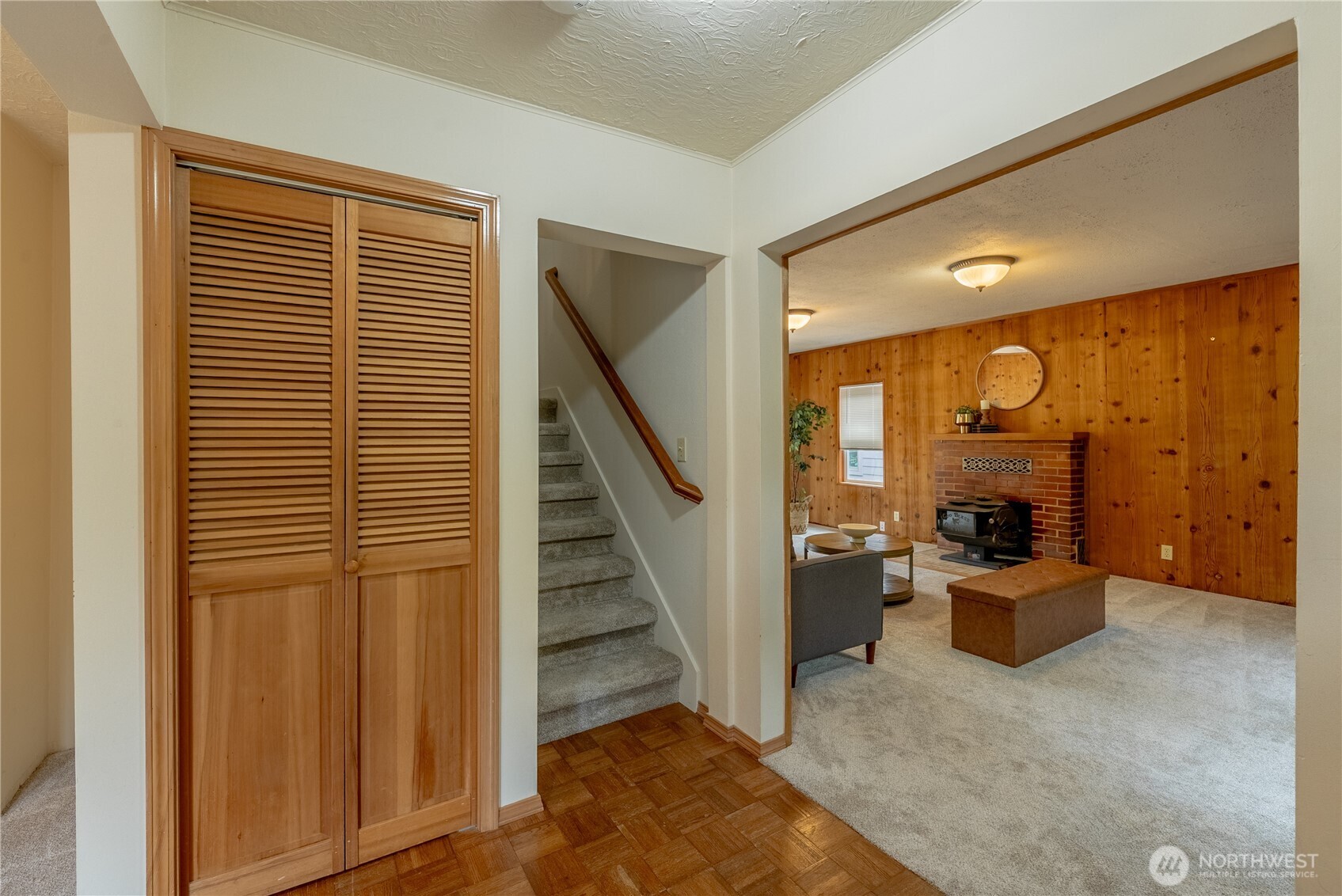 20006 68th Avenue Northeast Kenmore, WA 98028 - Photo 4 of 40 a view of a livingroom with furniture and entryway