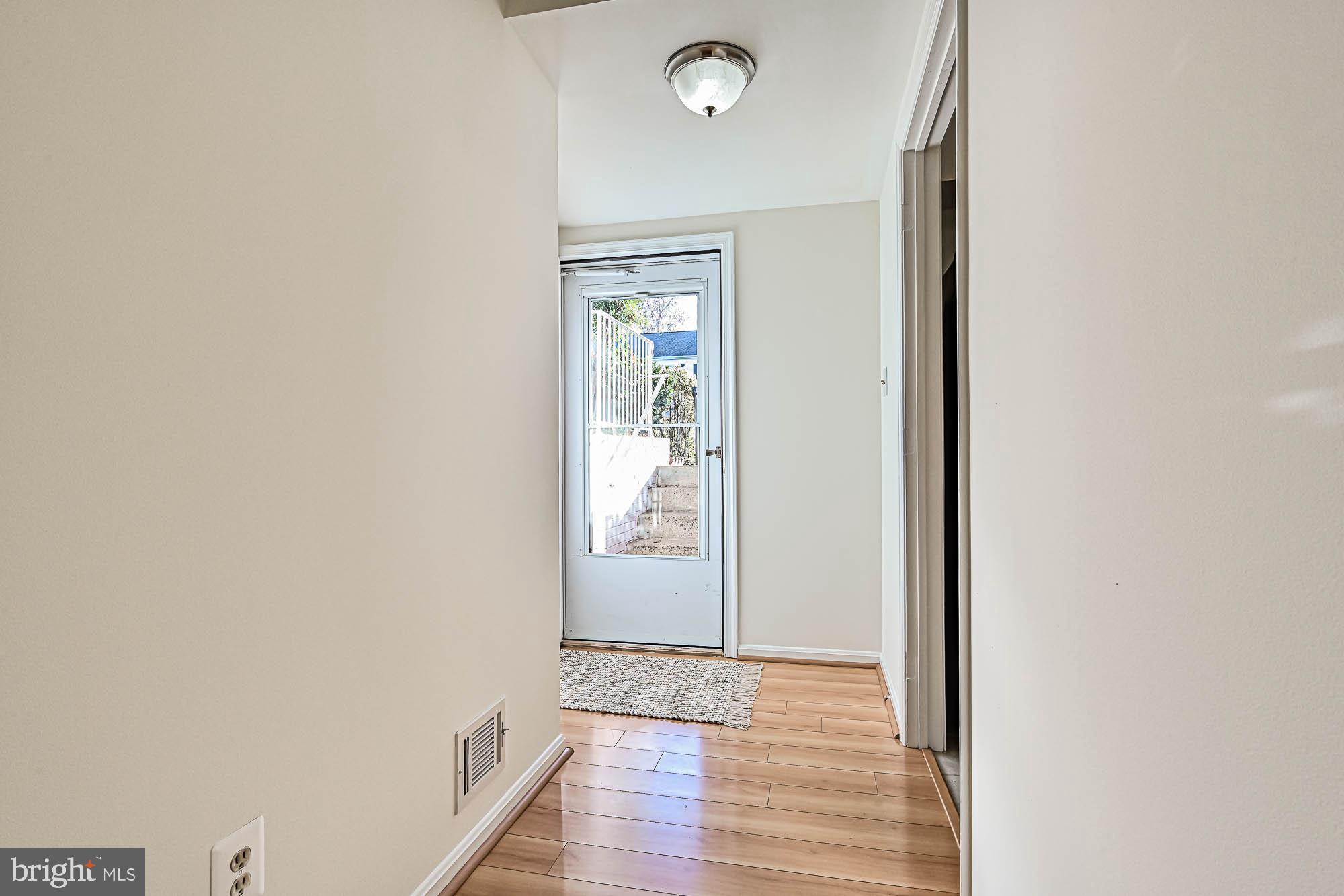 Hallway/ Entry