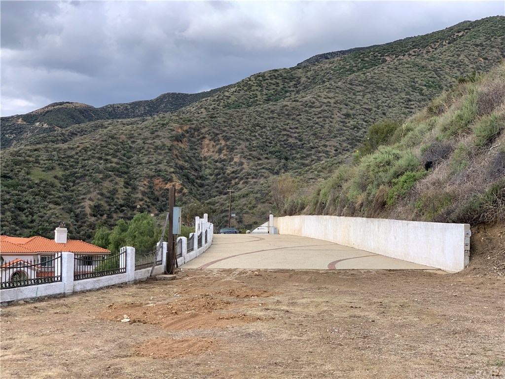 33 East 26th Street Upland, CA 91784 - Photo 4 of 21