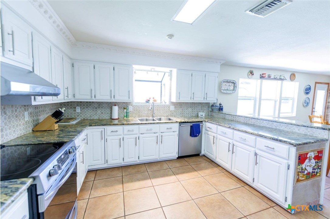 280 Hebron Church Road Yoakum, TX 77995 - Photo 14 of 48