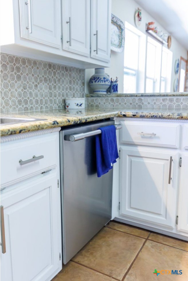 280 Hebron Church Road Yoakum, TX 77995 - Photo 15 of 48