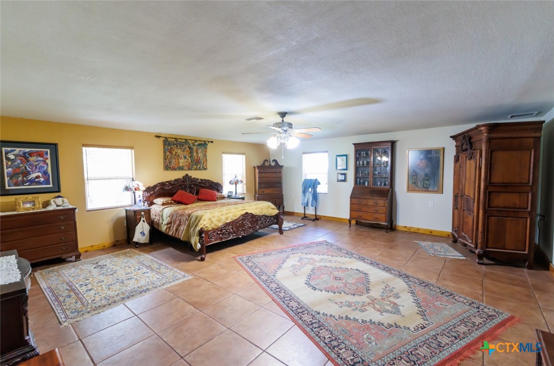 280 Hebron Church Road Yoakum, TX 77995 - Photo 19 of 48