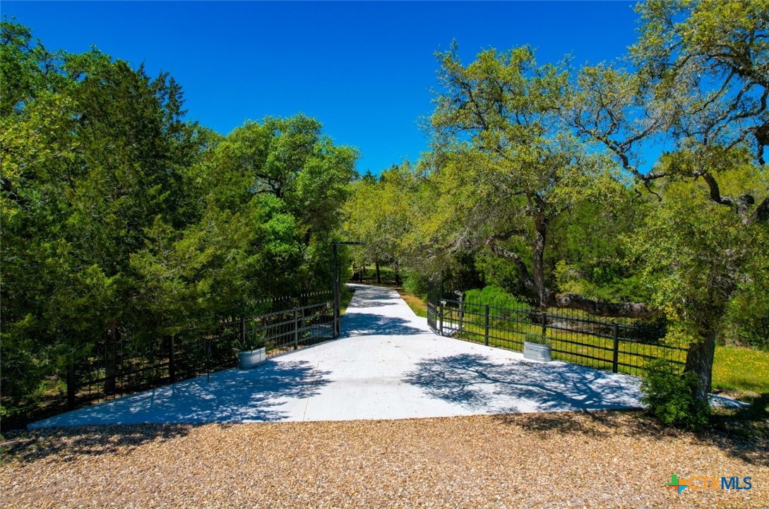 280 Hebron Church Road Yoakum, TX 77995 - Photo 3 of 48