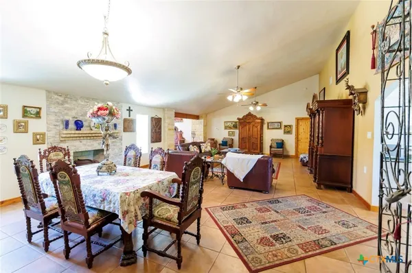 $1,550,000 | 280 Hebron Church Road, Yoakum, TX 77995