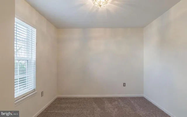 $2,800 | 14299 Newbern Loop, Gainesville, VA 20155