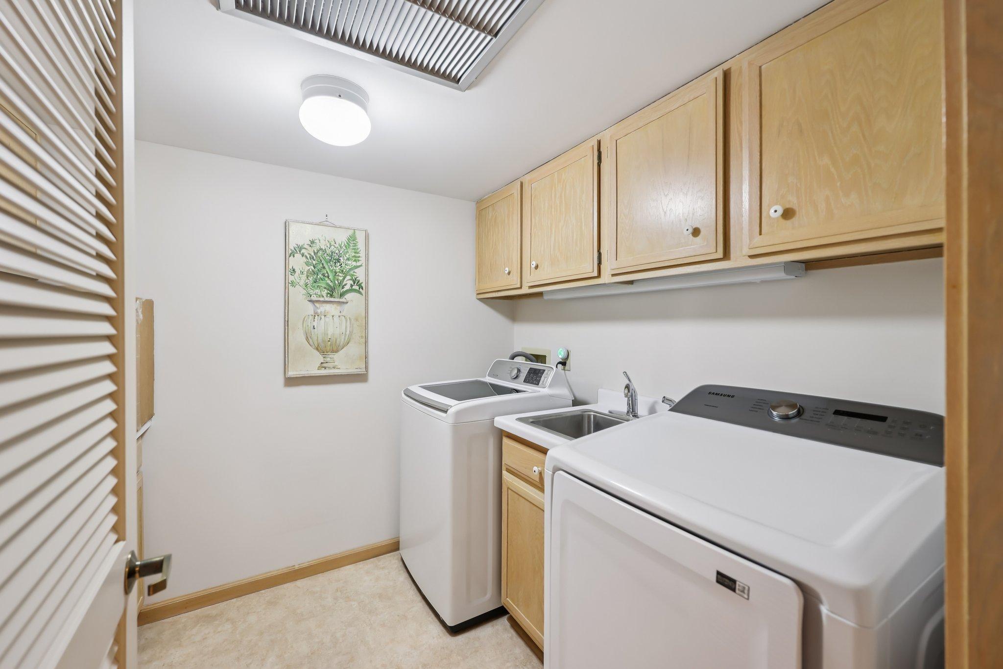 5601 Dewey Hill Road, Unit 211 Edina, MN 55439 - Photo 31 of 41