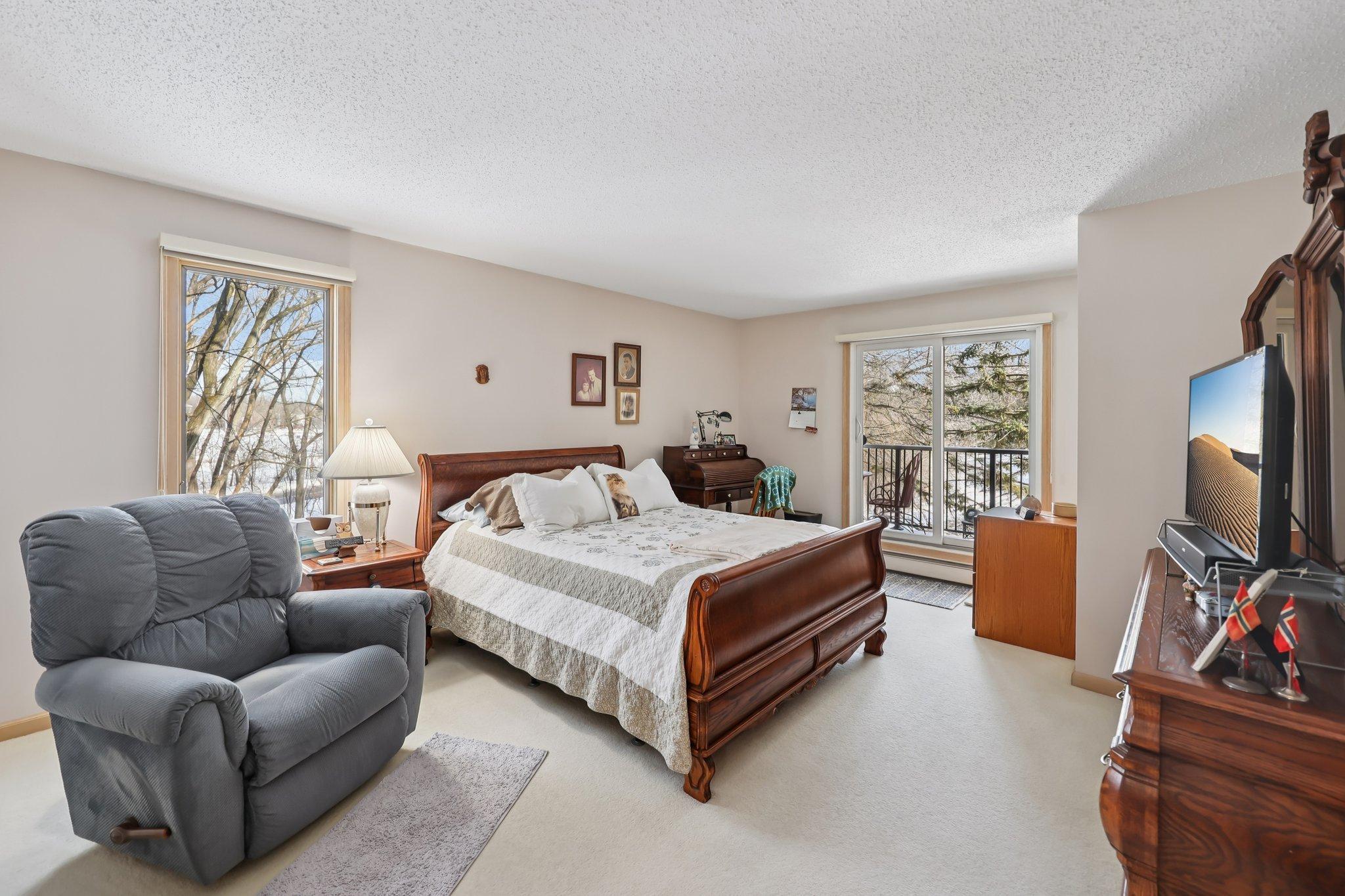 5601 Dewey Hill Road, Unit 211 Edina, MN 55439 - Photo 4 of 41