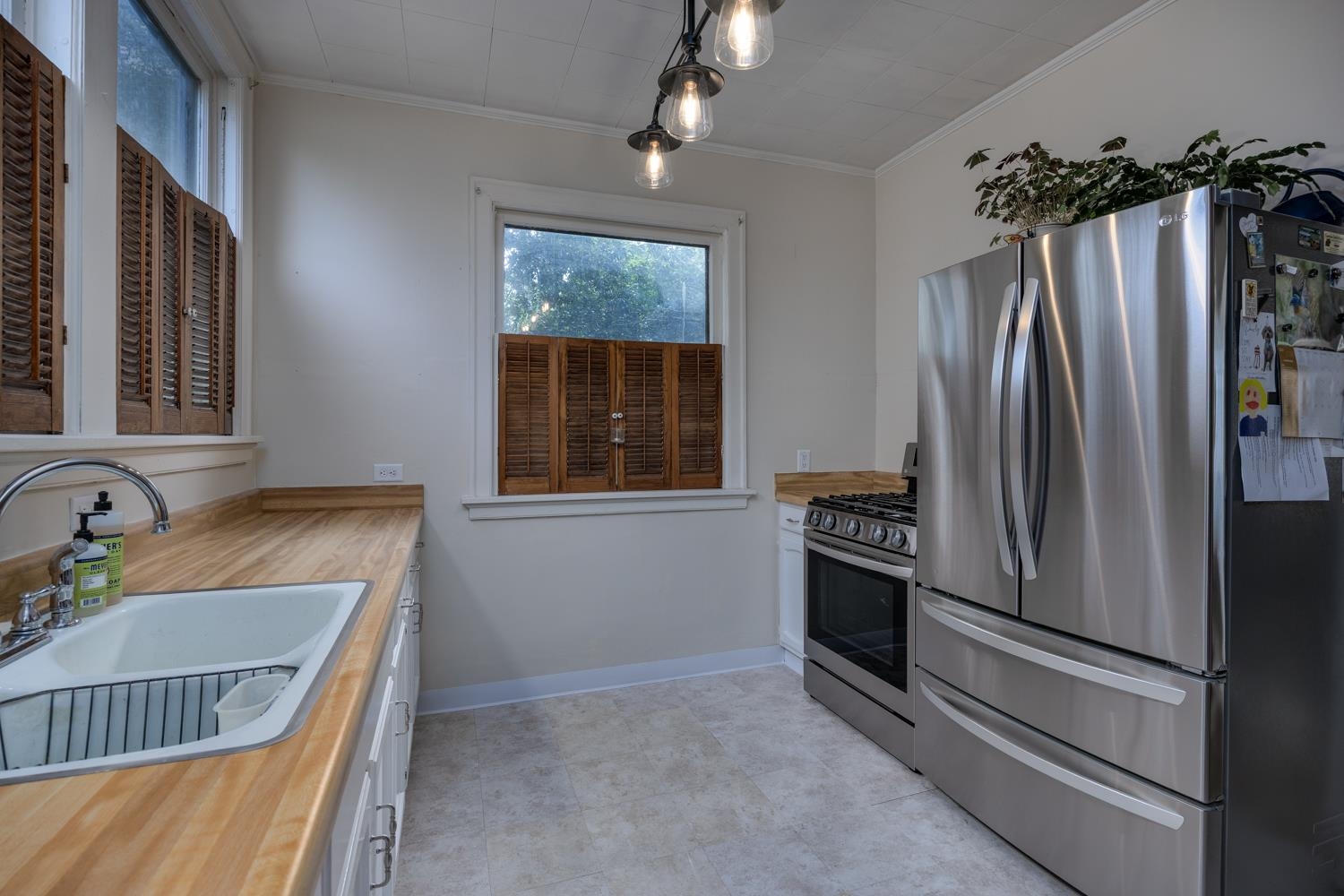 453 Central Beloit, WI 53511 - Photo 14 of 34