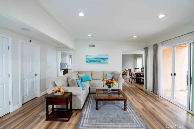 $824,000 | 11968 Rossiter Place, Sylmar, CA 91342