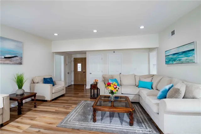 $824,000 | 11968 Rossiter Place, Sylmar, CA 91342