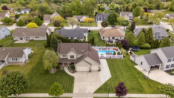 $549,900 | 348 South Maple Lane, Saukville, WI 53080