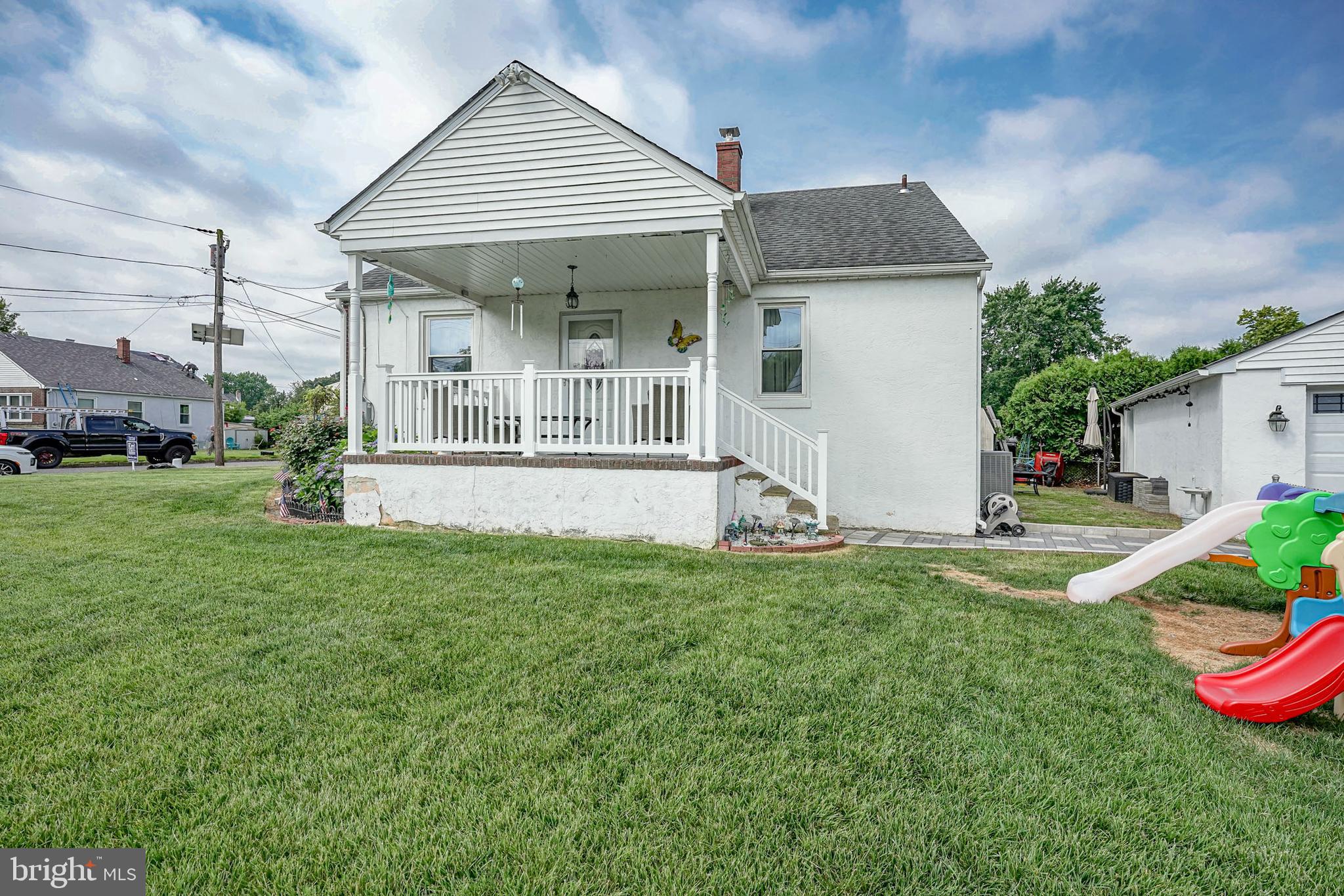 401 Oak Street Riverside, NJ 08075 - Photo 3 of 28