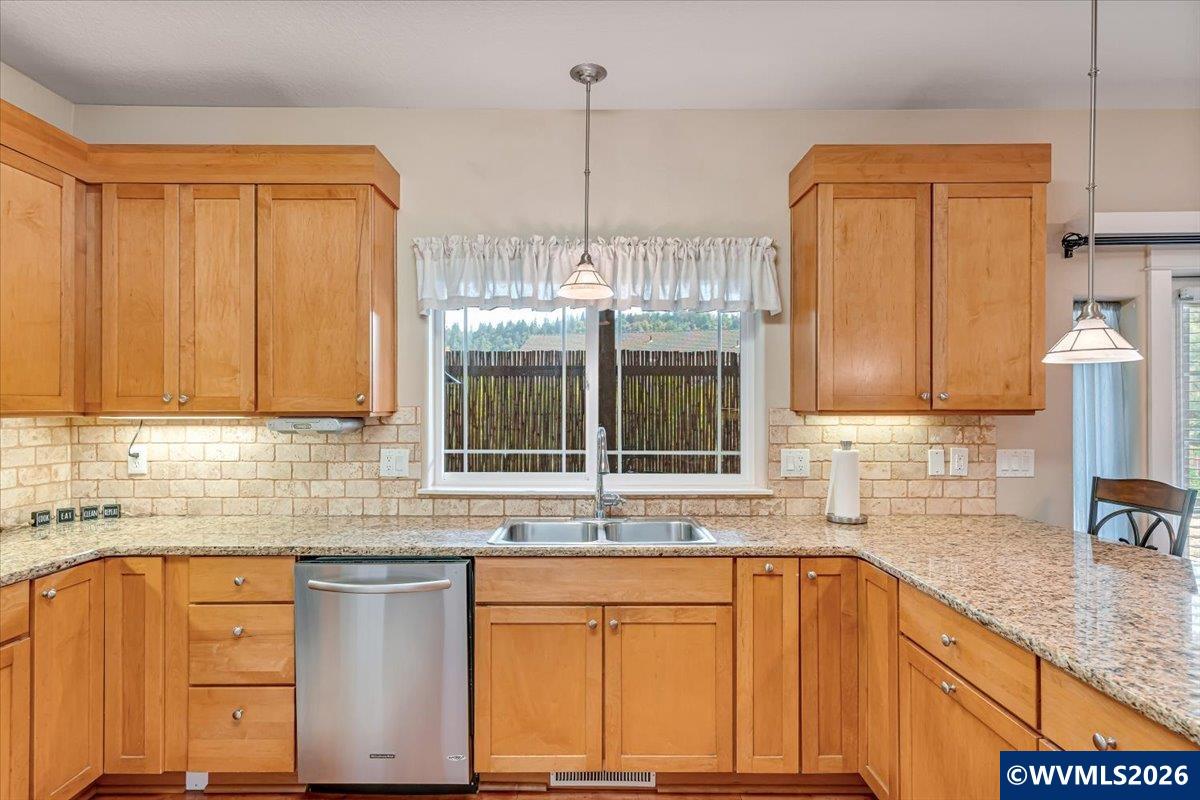 1304 Frontier Street Silverton, OR 97381 - Photo 11 of 50