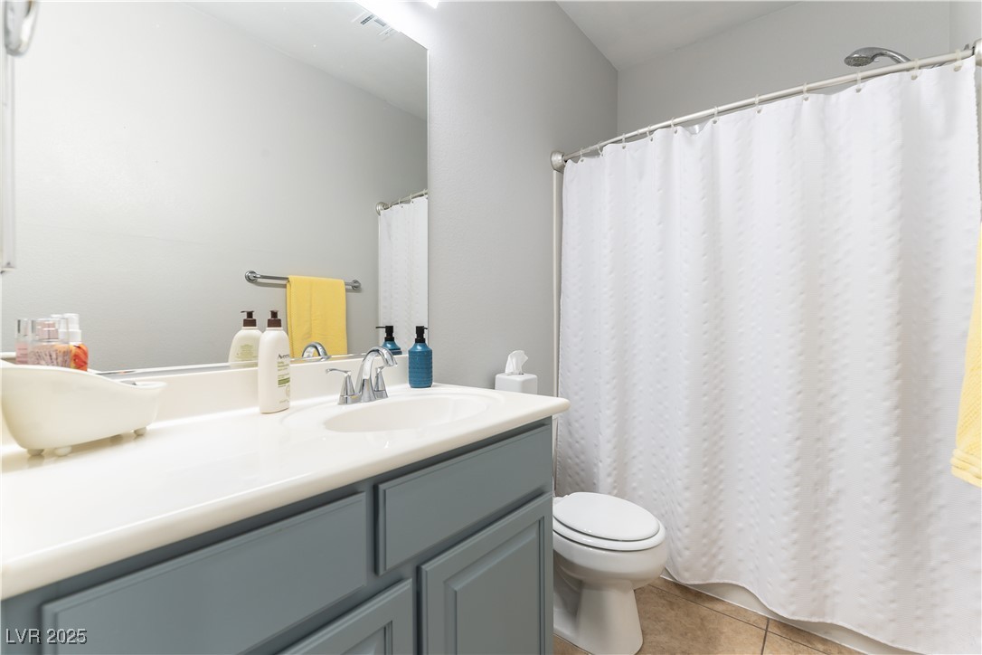 1109 Tropical Star Lane, Unit 1 Henderson, NV 89002 - Photo 15 of 41 Main Floor FULL BATH