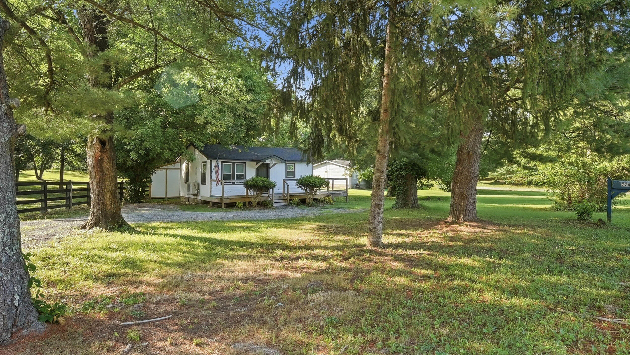 7744 North Dent Road Hixson, TN 37343 - Photo 4 of 20 4_7744 n dent rd-3