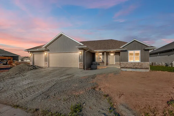 $509,900 | 1418 Divinity Drive, De Pere, WI 54115