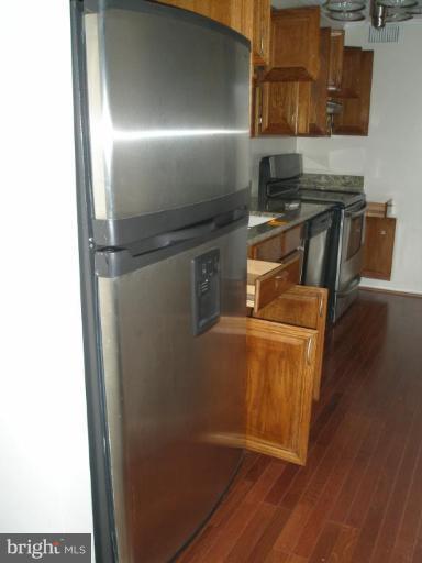 19621 Gunners Branch Road, Unit 822 Germantown, MD 20876 - Photo 6 of 15 KITCHEN