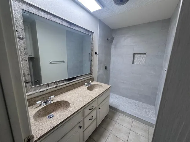 $2,400 | 733 Toni Drive, Hurst, TX 76054