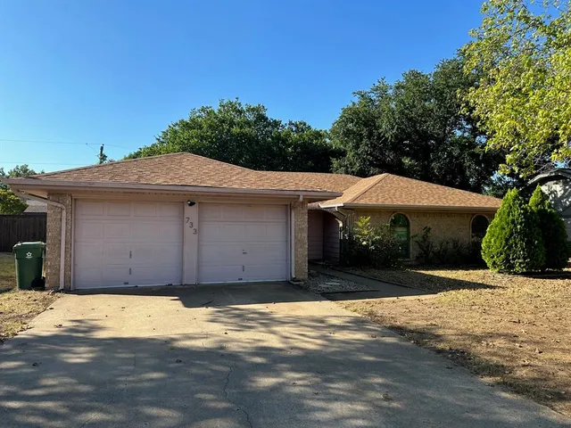 $2,400 | 733 Toni Drive, Hurst, TX 76054