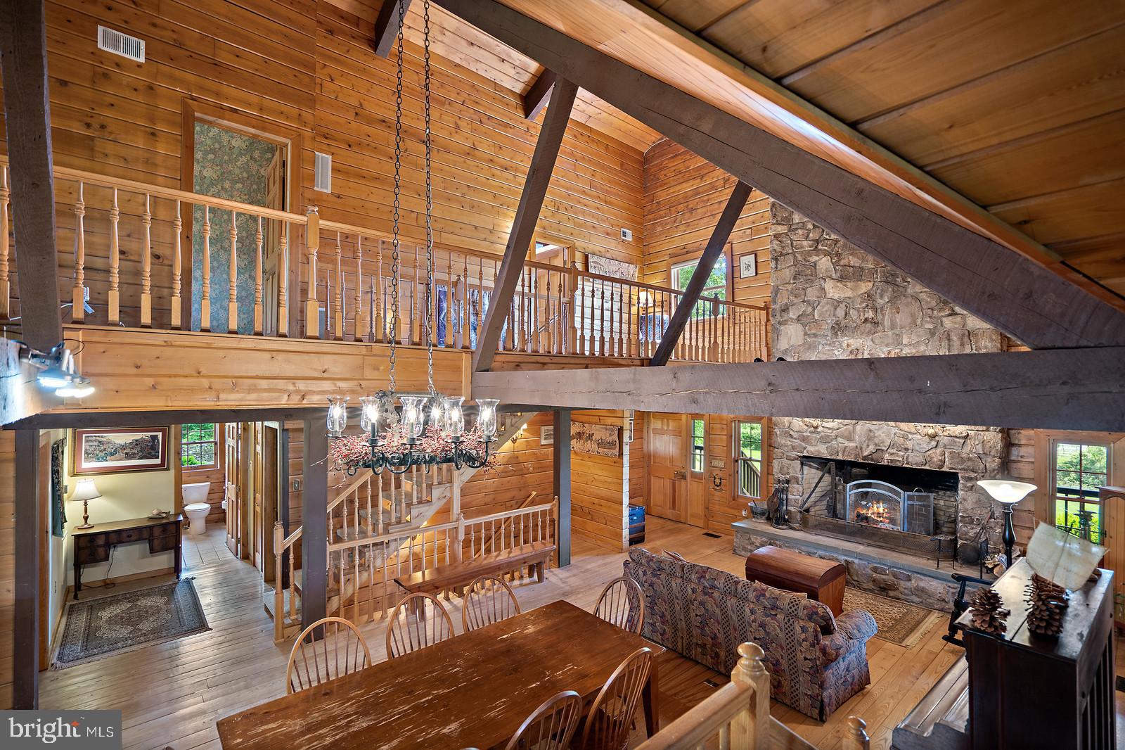 14249 Hume Road Hume, VA 22639 - Photo 14 of 48 a room with furniture