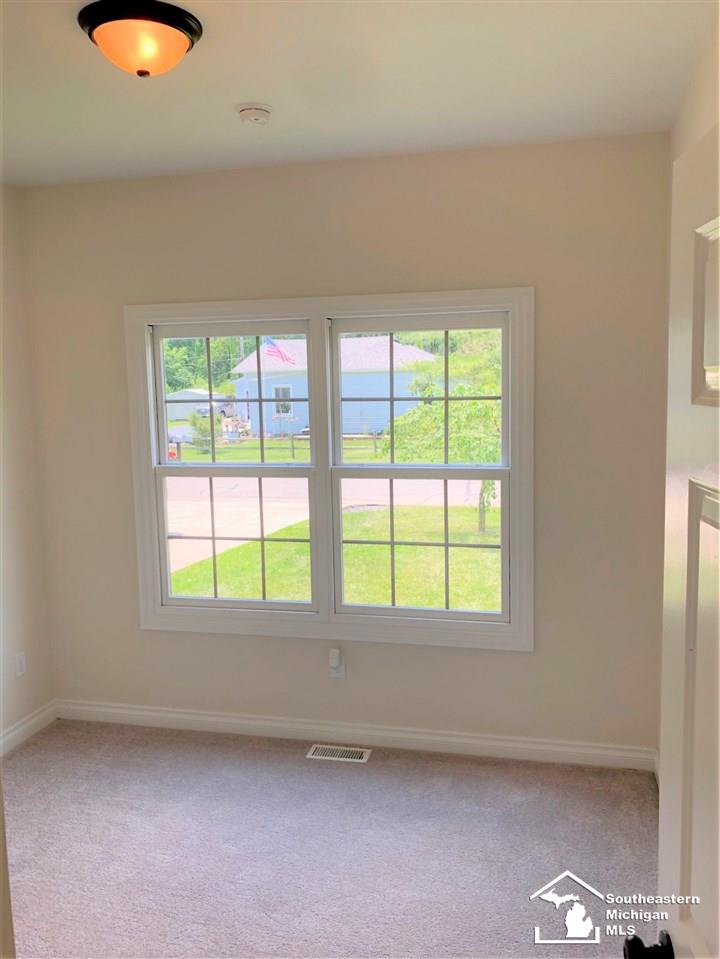 4756 Sycamore Road Newport, MI 48166 - Photo 13 of 21 31385550-12.JPG