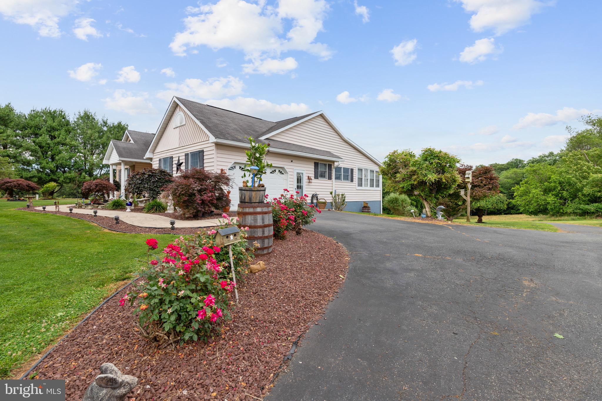 455 Pikes Peak Road Delta, PA 17314 - Photo 4 of 44 Gallery Image 4