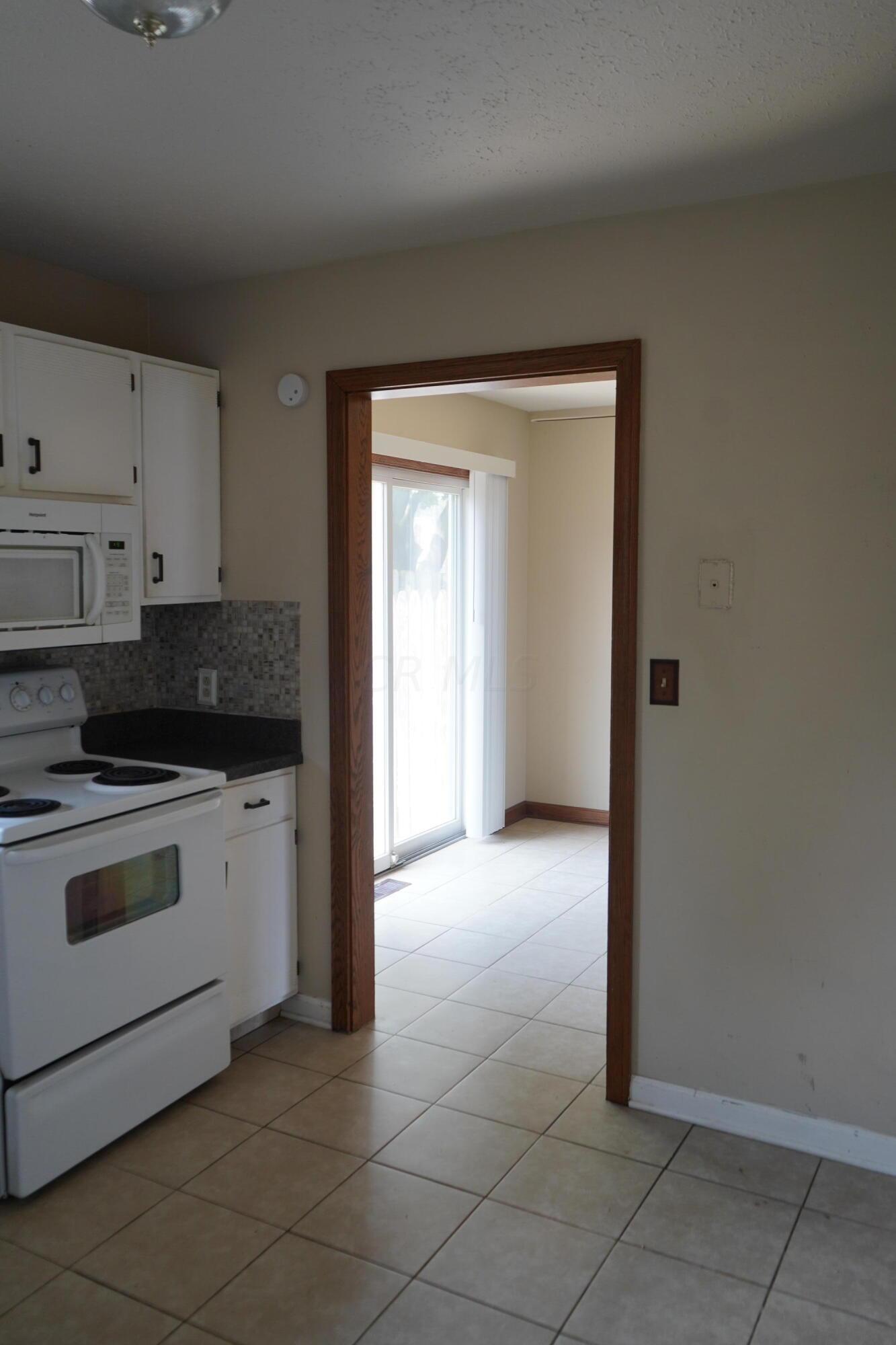 4283 New Road Youngstown, OH 44515 - Photo 8 of 20 DSC00867