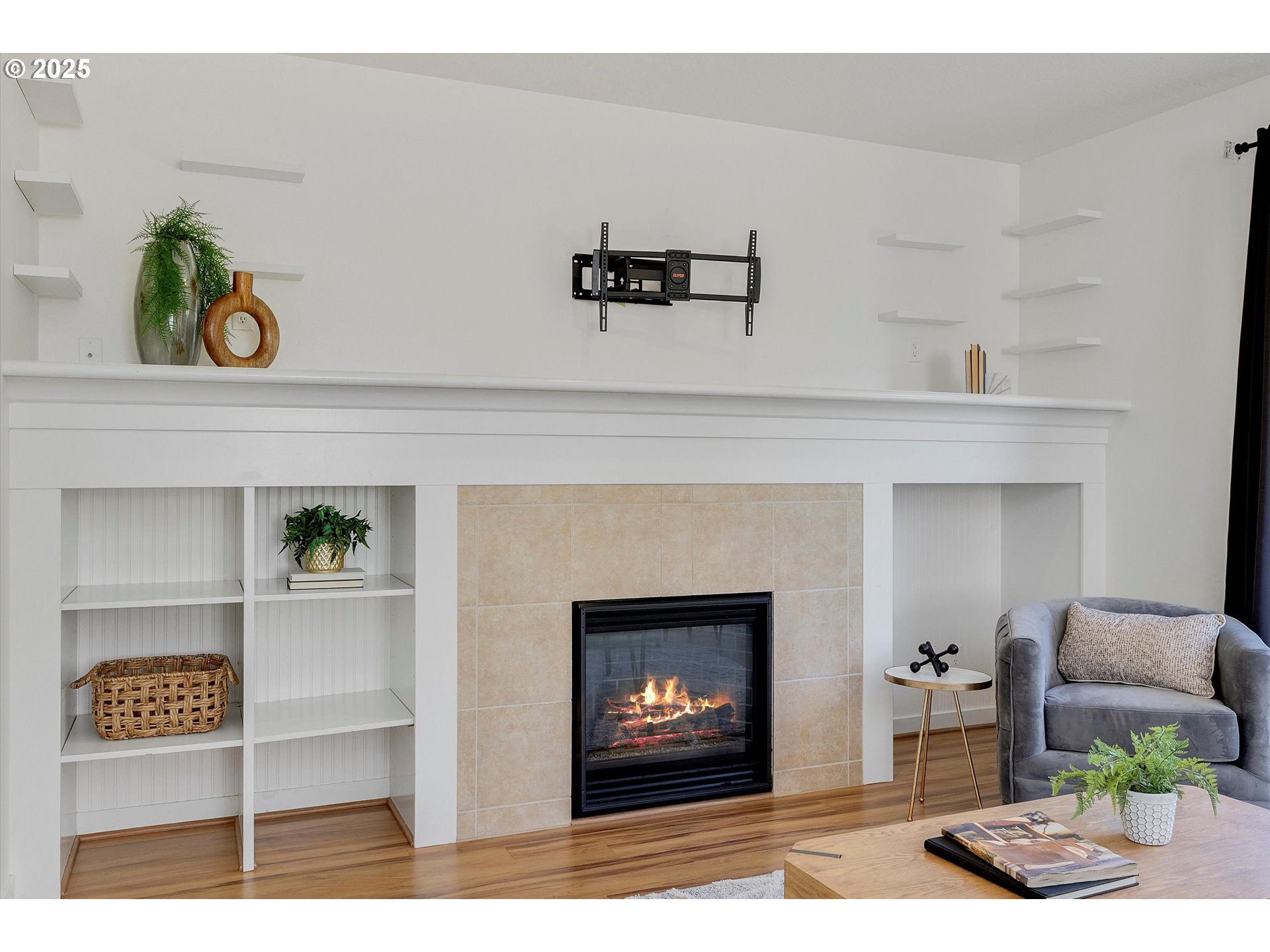 1422 Northeast 18th Place Canby, OR 97013 - Photo 13 of 37 Living Room