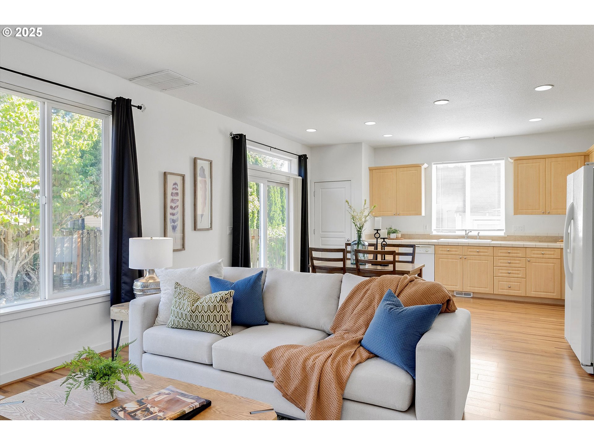 1422 Northeast 18th Place Canby, OR 97013 - Photo 14 of 37 Living Room/Dining Room