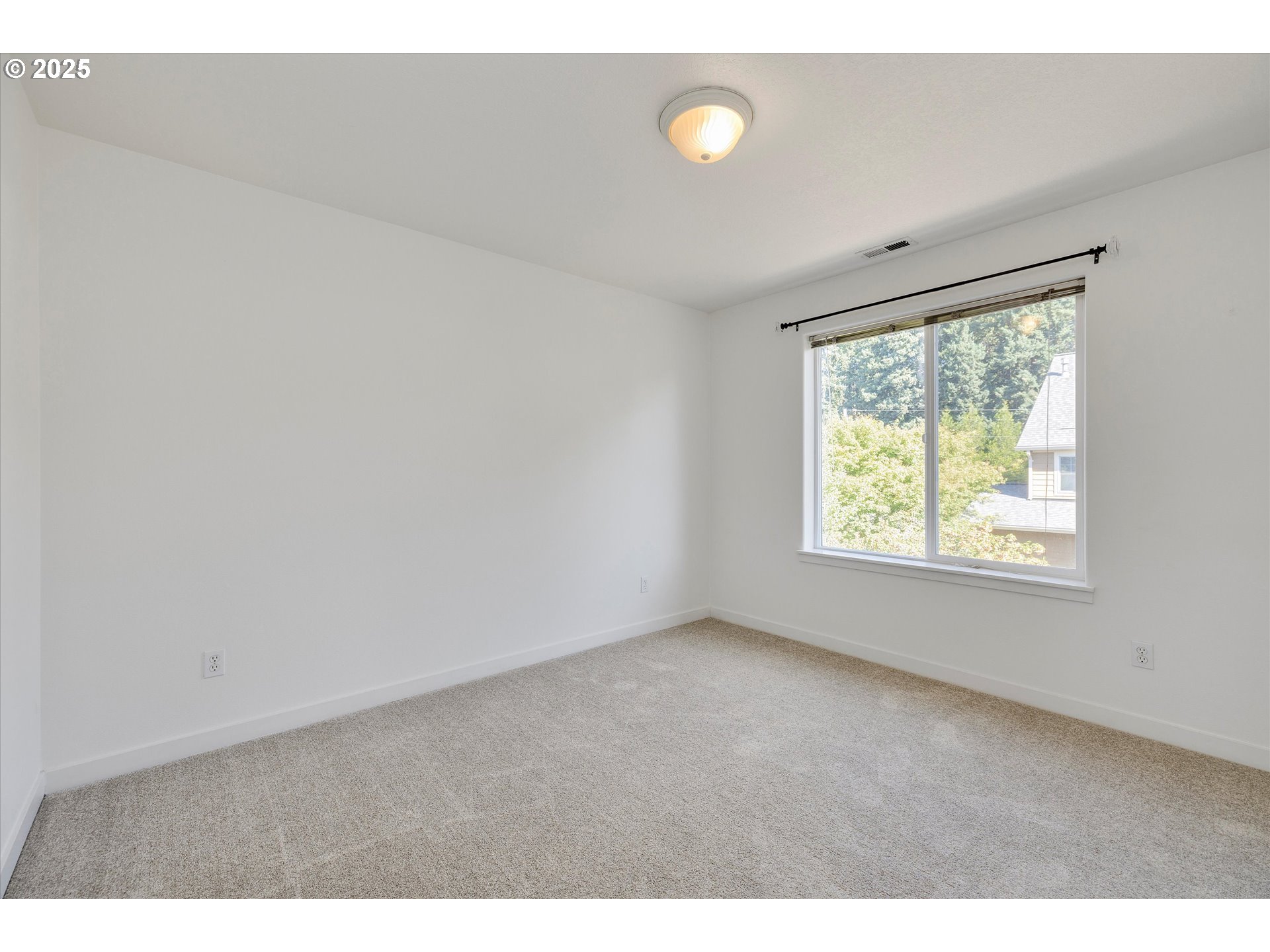 1422 Northeast 18th Place Canby, OR 97013 - Photo 25 of 37 Bedroom