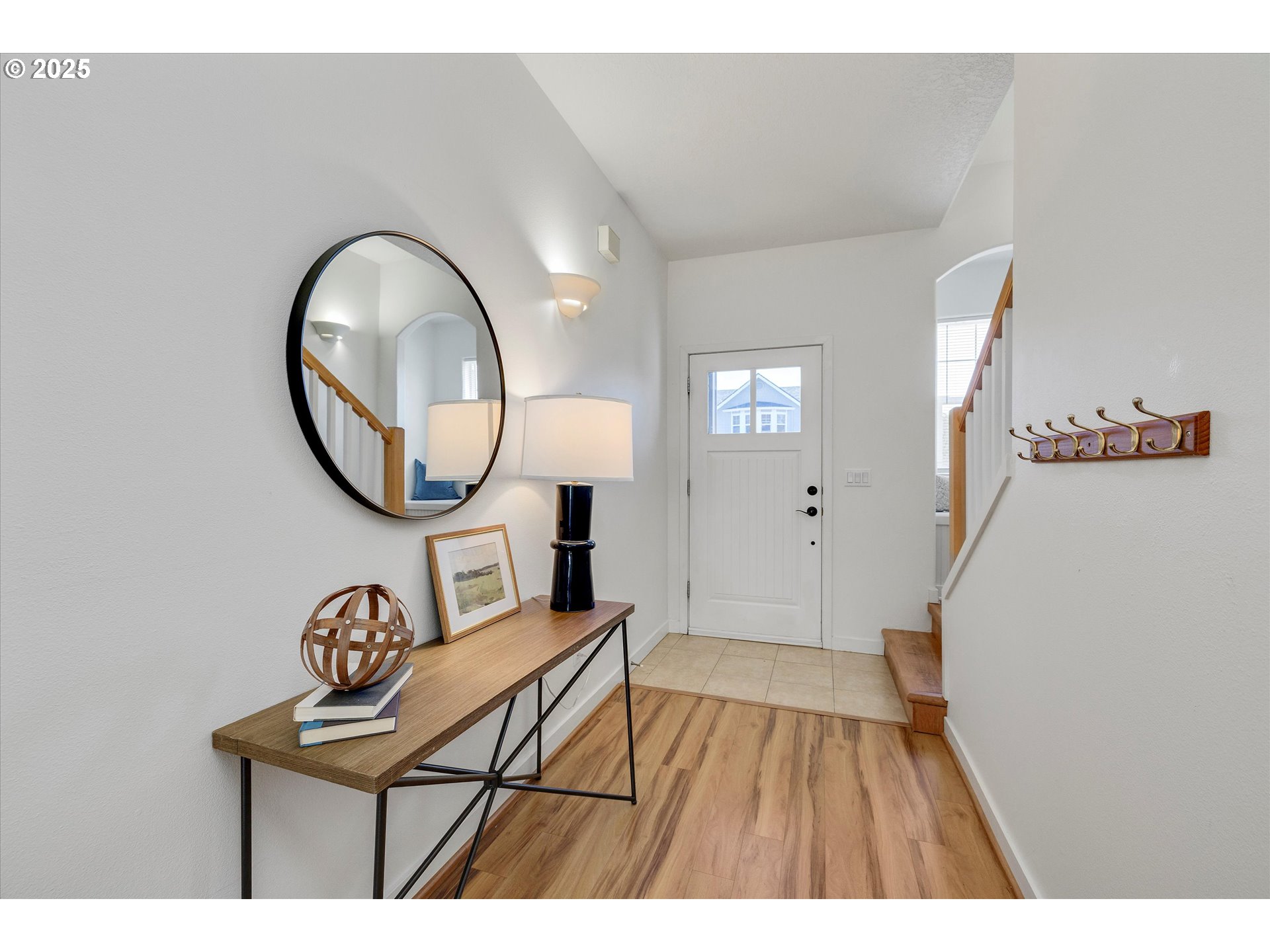 1422 Northeast 18th Place Canby, OR 97013 - Photo 5 of 37 Entrance/Foyer