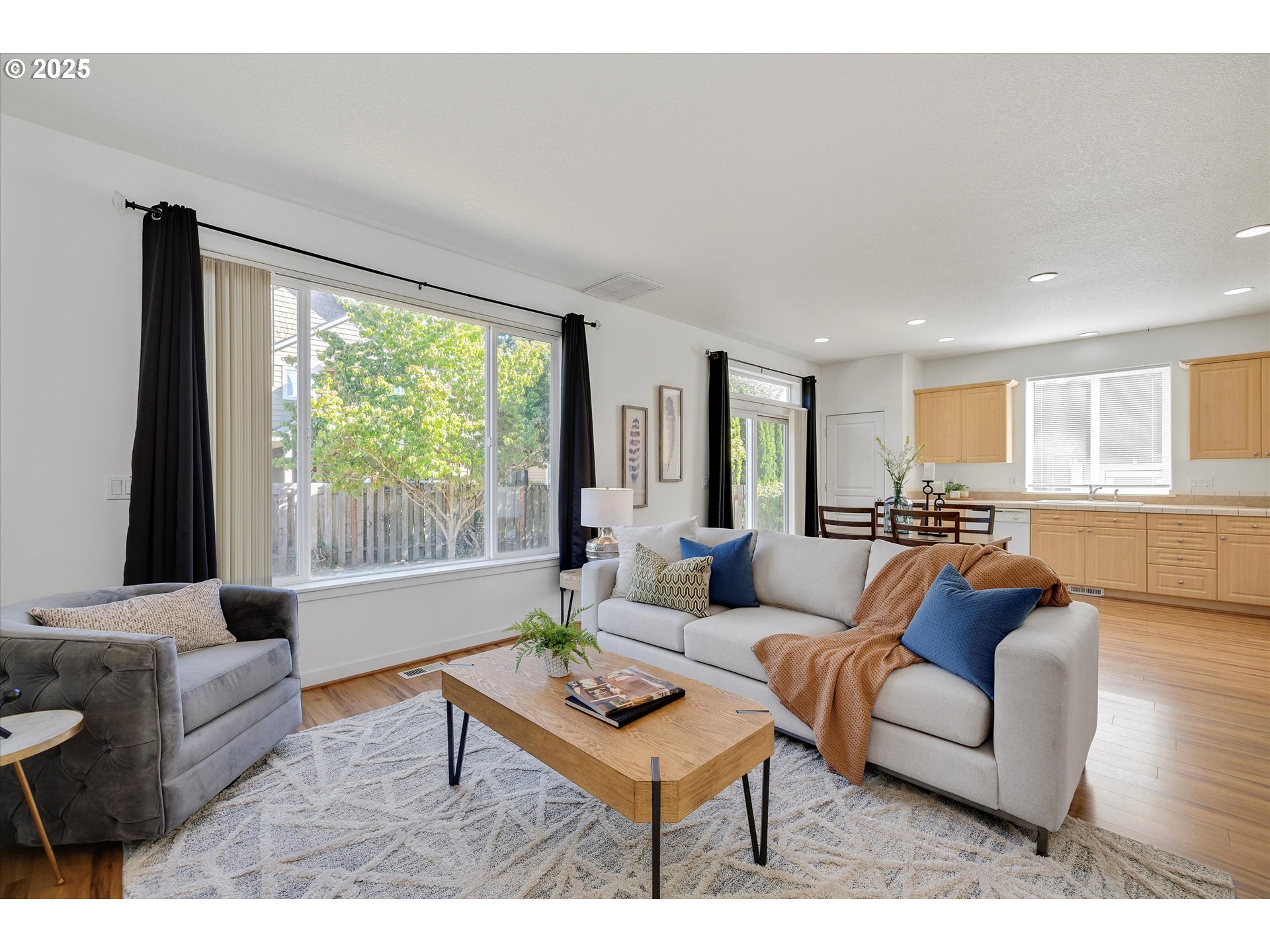 1422 Northeast 18th Place Canby, OR 97013 - Photo 9 of 37 Living Room/Dining Room