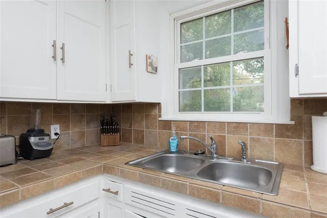 $315,000 | 5343 Rosewood Street, Roeland Park, KS 66205